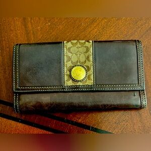 Coach Multi Pocket Wallet